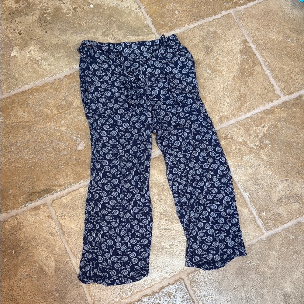 Old Navy Navy Blue Floral Cropped Pants small petite